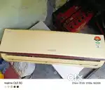 Separate AC Voltas 1:5 tan