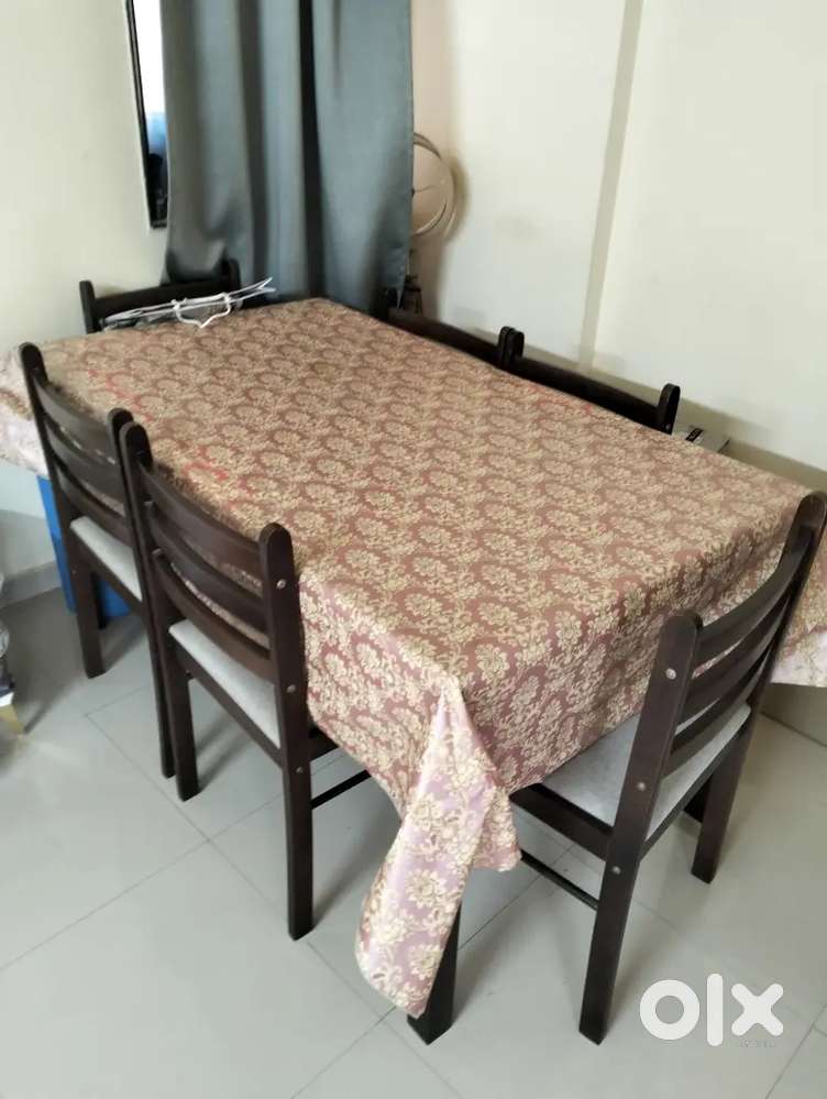 6 Seater Dining Table Set  Excellent Condition  1 Year Old