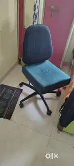 Office table with chairs for sale