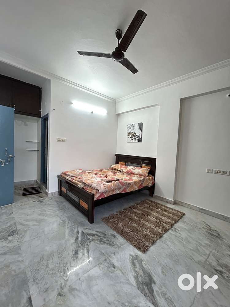 3BHK Furnished Flat near D Mart Shaikpet 5 mins to Gachibowli & Hitech