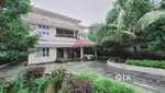 20 cent 2600 sqft main road front Angamaly Mookkannoor near Karukutty