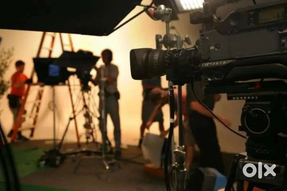 NEED FEMALES OR GIRLS  ( FOR INSTAGRAM AND YOUTUBE VIDEO)