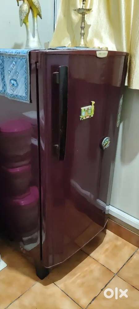 Refrigerator to sell