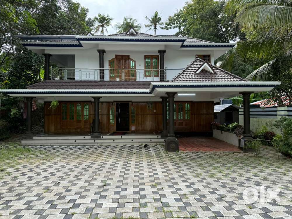 Kollam Chathannoor Churapoika 17 Cent 2800 sqrf house