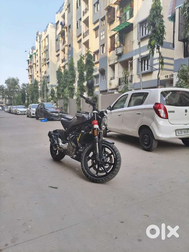 Husqvarna Svartpilen 250  low kms 7k  Excellent Condition  ₹1.5L