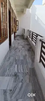 मीरापुर बसई में 3 बीएचके का फ्लैट उपलब्ध है.