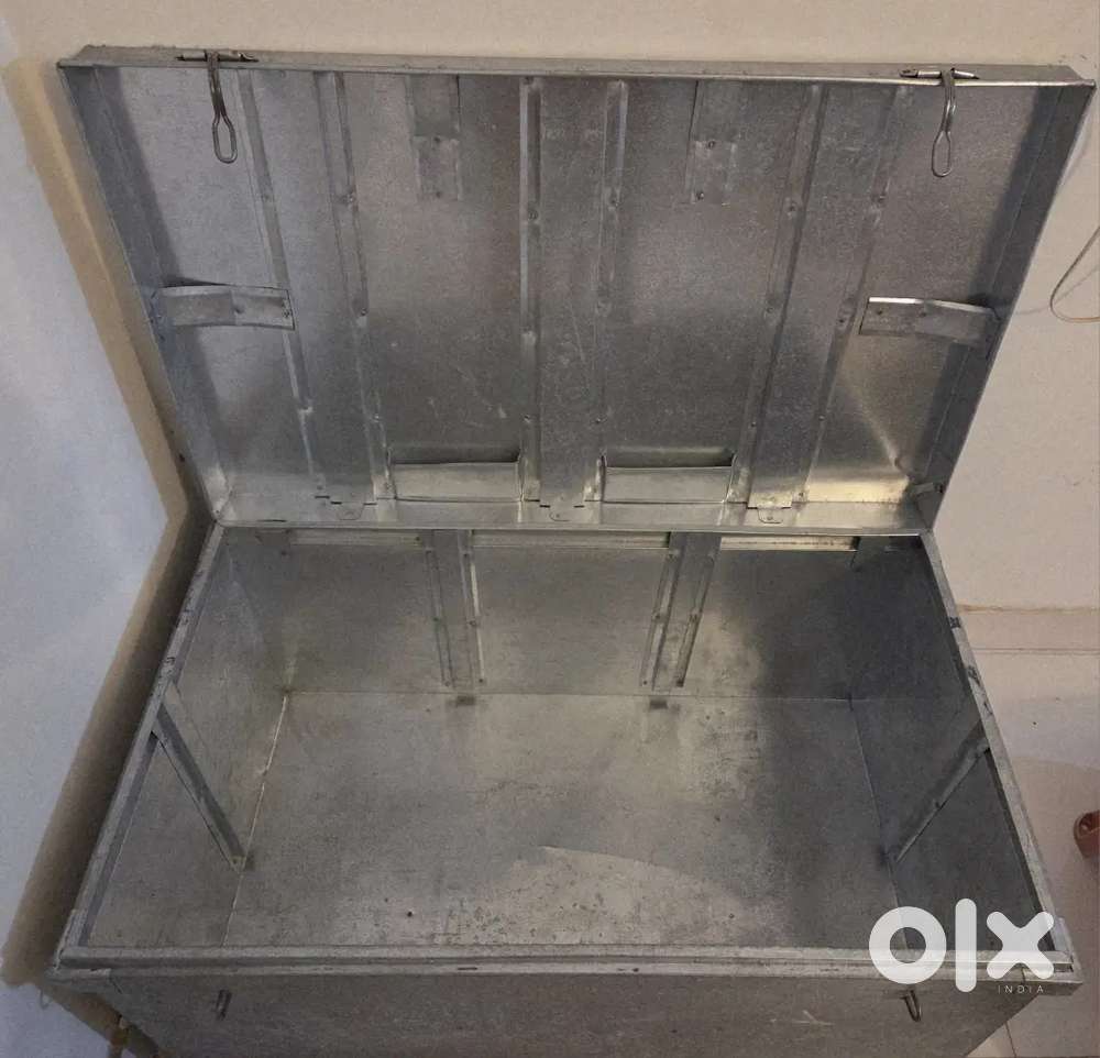 Iron  trunk box storage