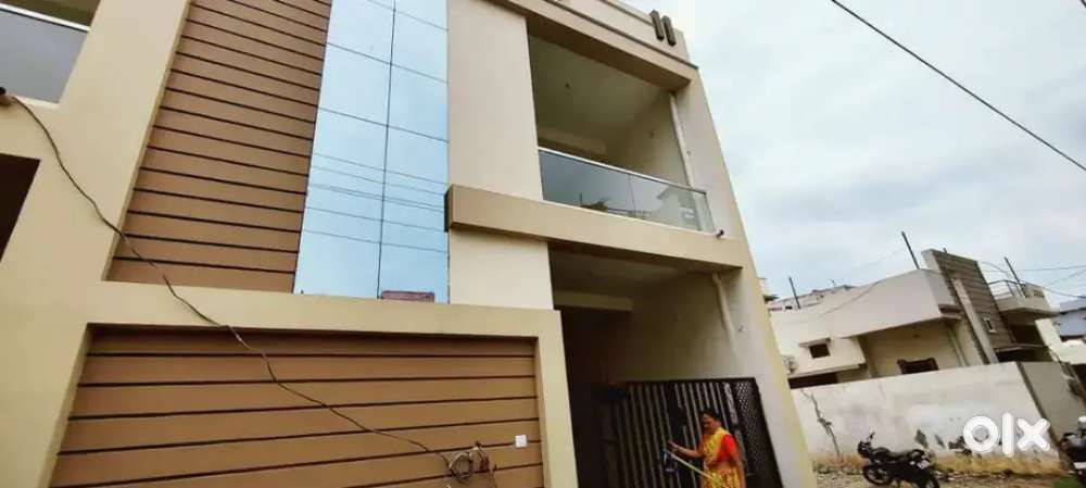 4BHK मकान बेचना है प्रोफेसर कॉलोनी सेक्टर -2में