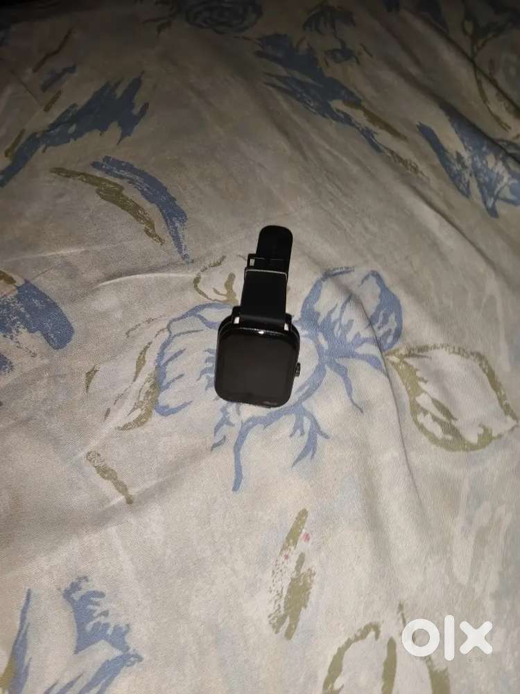 Noise ColourFit Icon Buzz Smartwatch