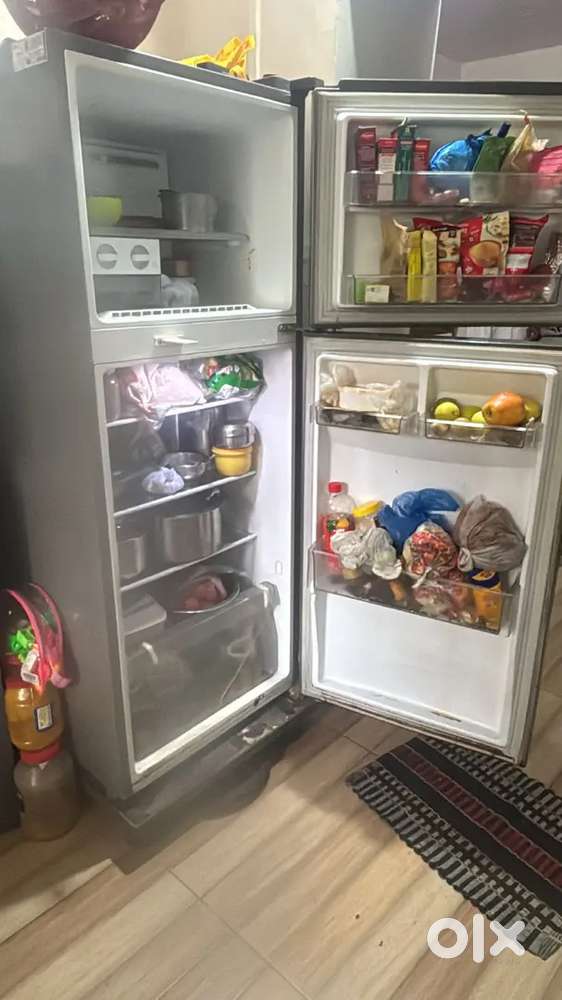 Lg fridge for sell good working
