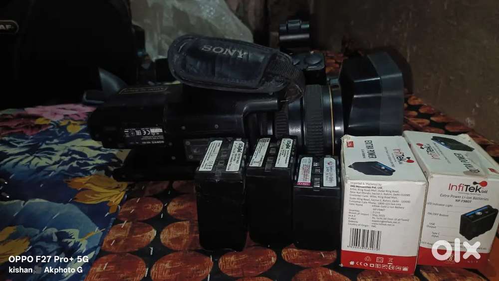Nikon d7000,Nikon d800,Sony NX3 video camera.3Camera only 55000..