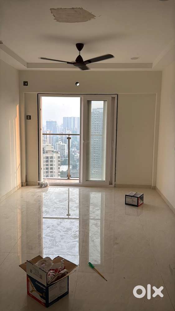 3BHK 1200sqft CARPET BALCONY 5 MINS GOREGAON RAILWAY STATION