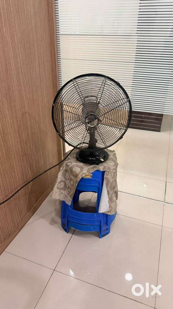 Selling my Black Cinni Satabdi Table Fan