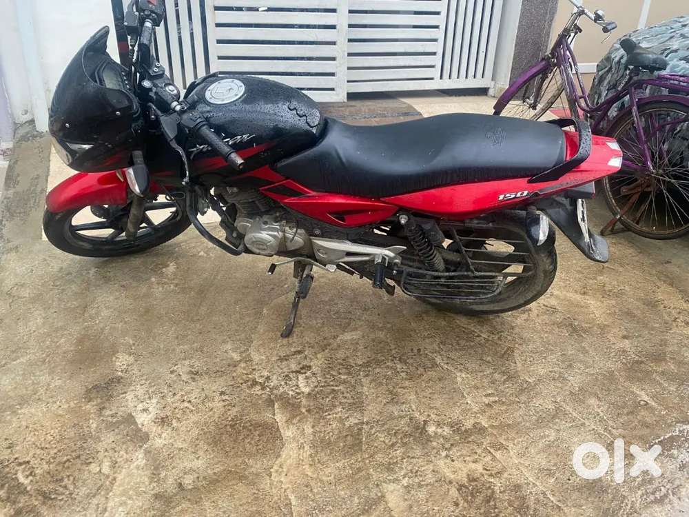 Pulsor 150 only 30000 KM running, single hand, with 2 years insurance