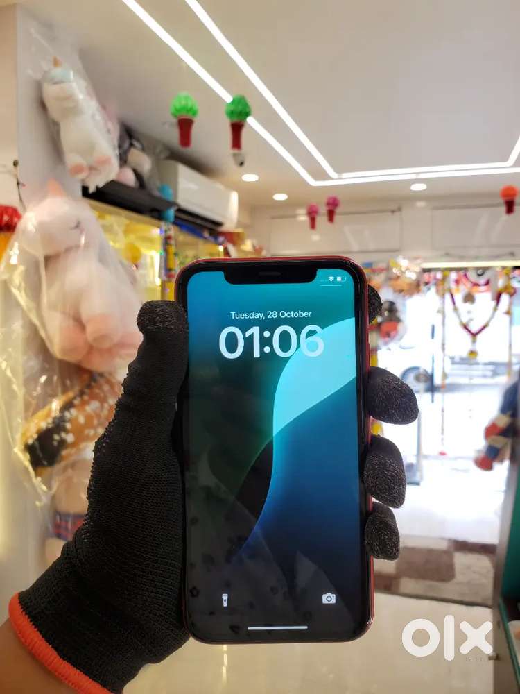 iPHONE XR 64GB STORAGE - VERY NICE CONDITION MOBILE WITH BILL.