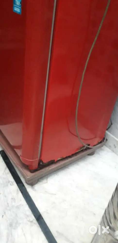 Fridge good condition me hai chalu hai