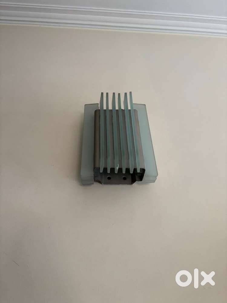 Smart wall bracket lights
