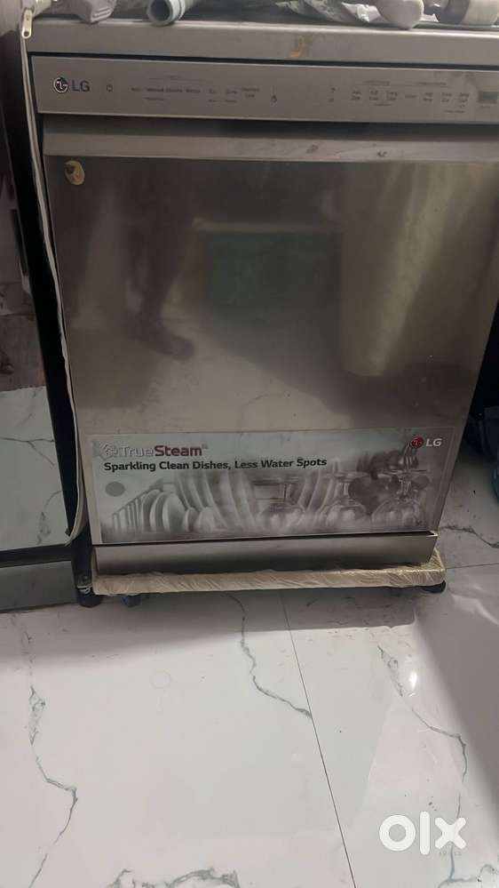 LG 14 Place Setting Freestanding Dishwasher, TrueSteam, DFB532FP