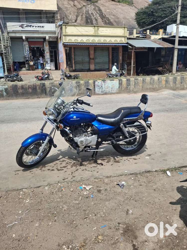 AVENGER 220 oil cooled