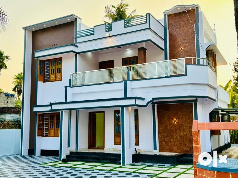 Kollam paravur junction big luxury house for sale 12 cent 2200 sqft