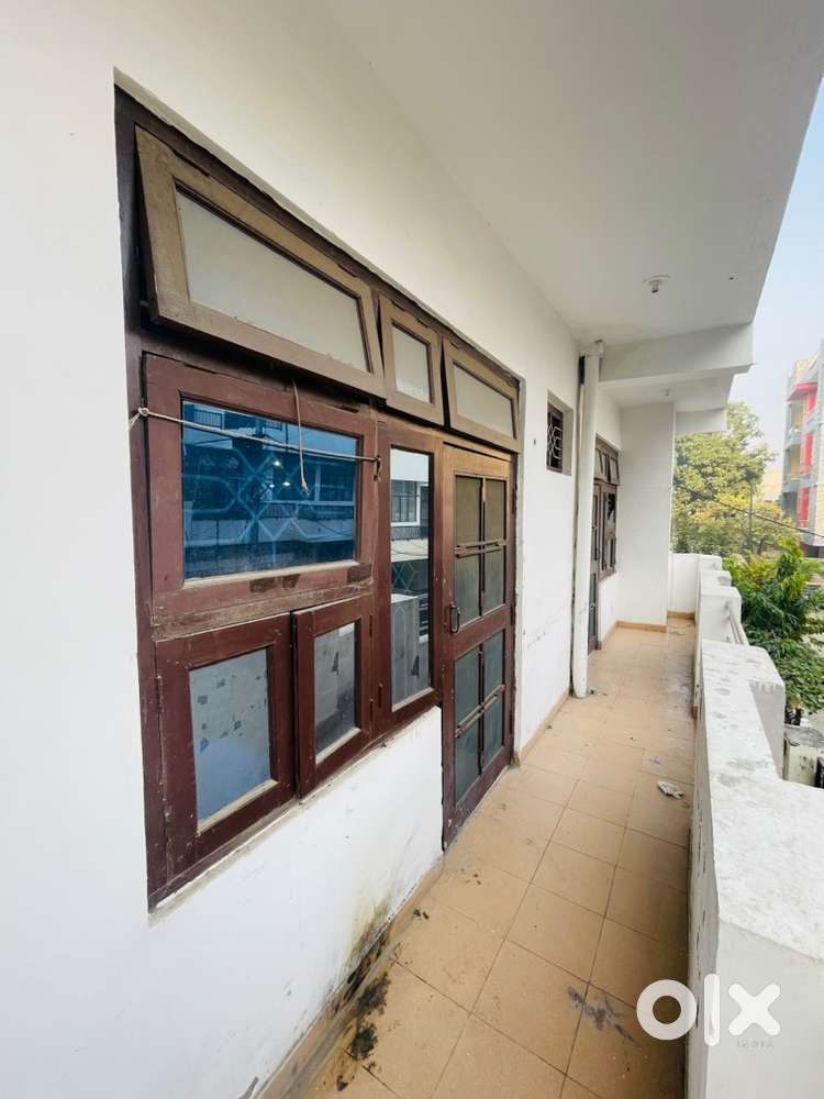 1 room availble in flat