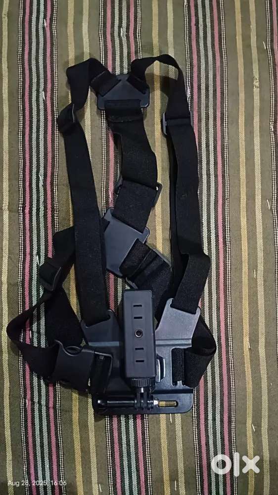 Mobile chest mount for vlogging