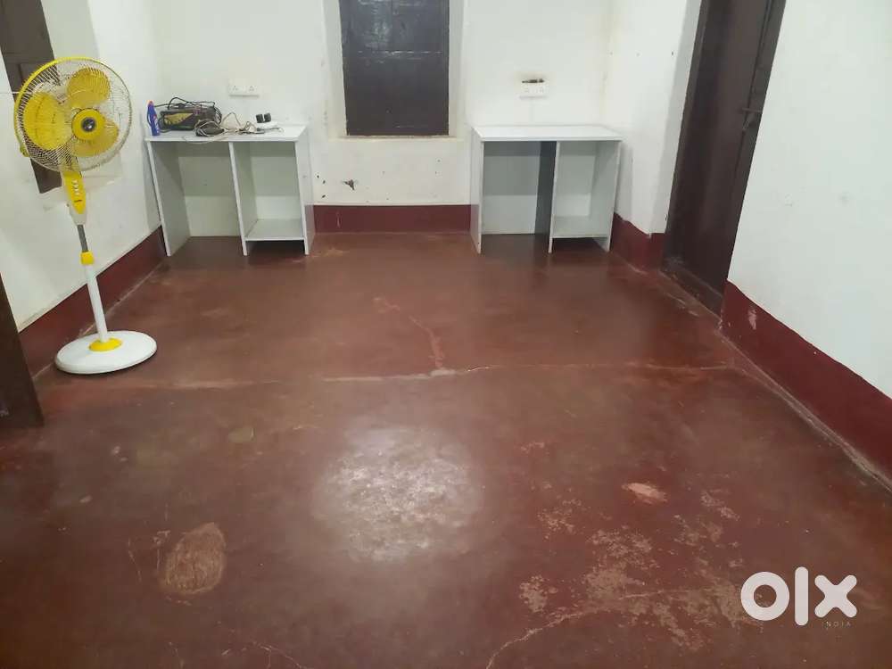 Ahoknagar tiled house for rent near bus stop