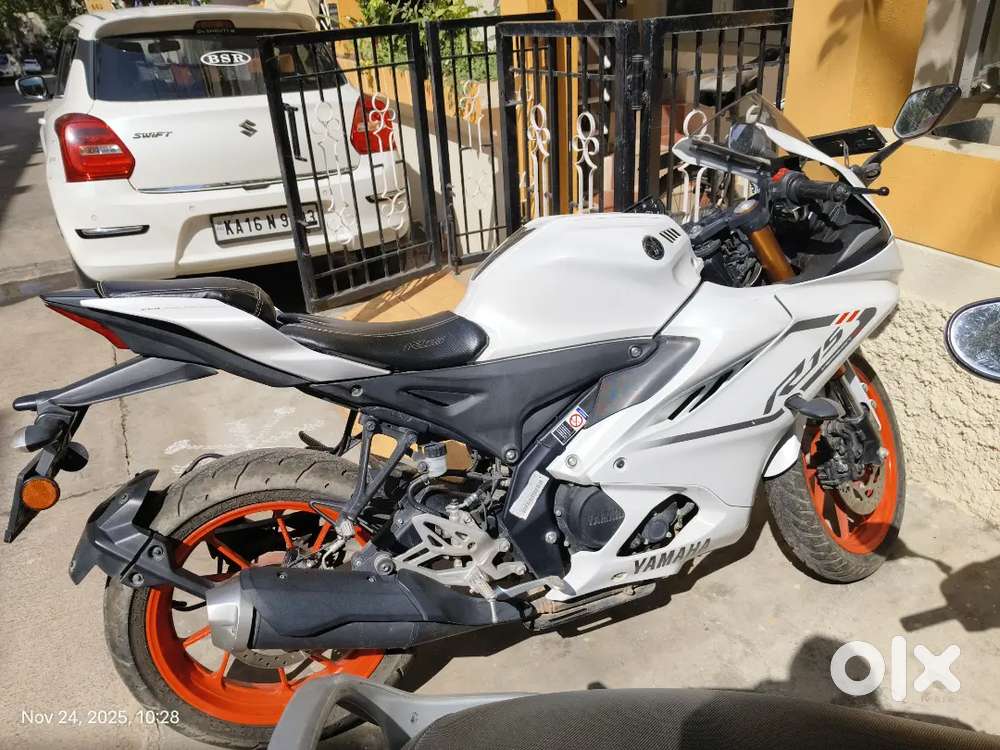 Well-Maintained Yamaha R15 V4 (Intensity White) - Great Deal!