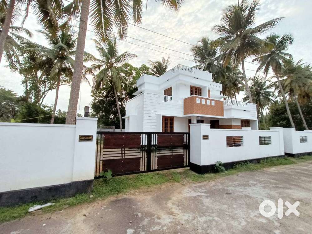 Lake side house for rent in Brahmakulam