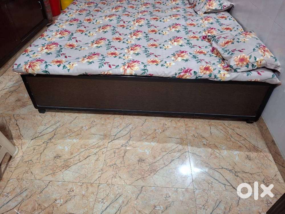 2 Deewan Boxes Cum Double Bed, Age - 3 years