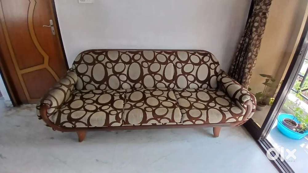 3 seater sofa of shogun wood make