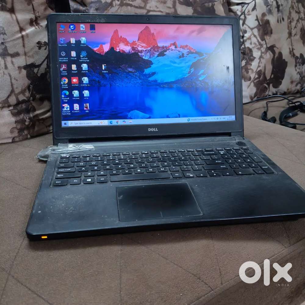 Dell Vostro 3558 - Intel i3, 4GB RAM