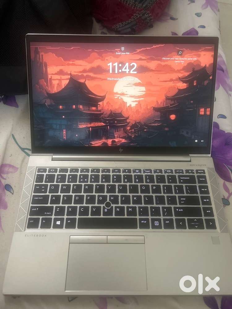 HP 11 th Gen Intel (R) core (T) i5.  256 GB Storge RAM 16.0 GB