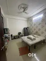 1 room available in a 3bhk flat