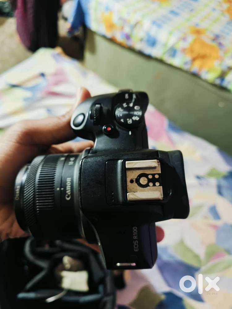 Canon R100