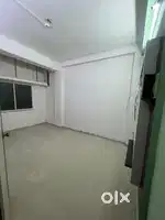 2 Bhk flat at main road kat kat gate Area available on heavy deposit
