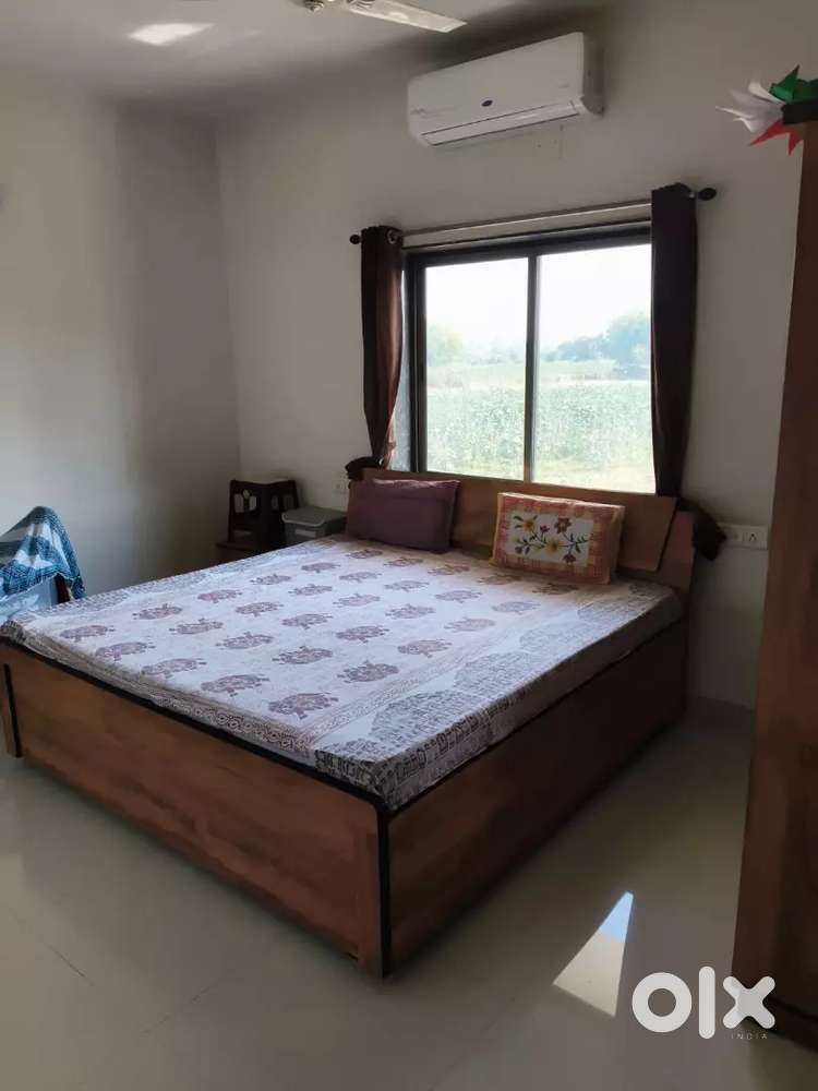 King size Double bed with side corner table