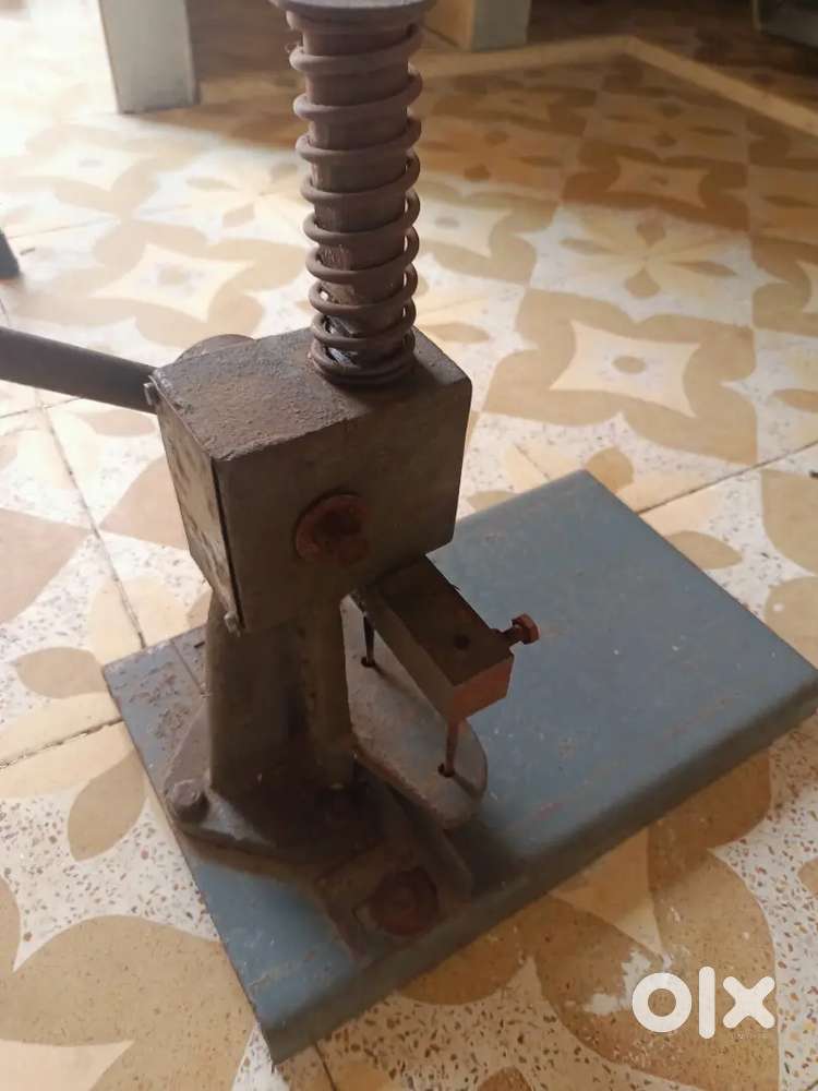 બુક બાઈન્ડીંગ મશીન