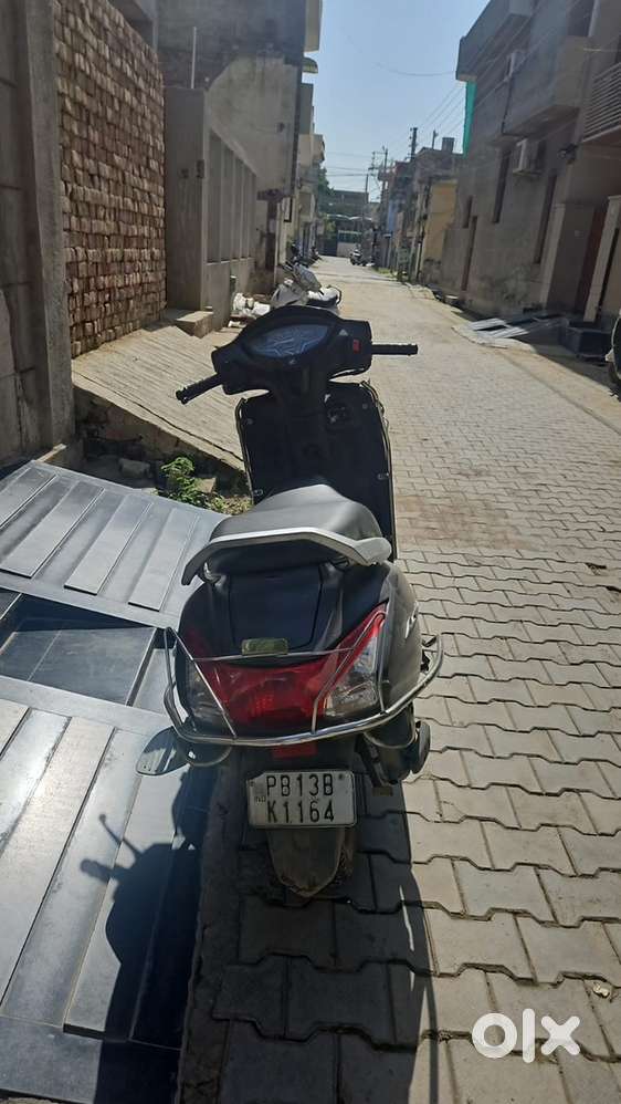 Activa 6G DLX Mat Black