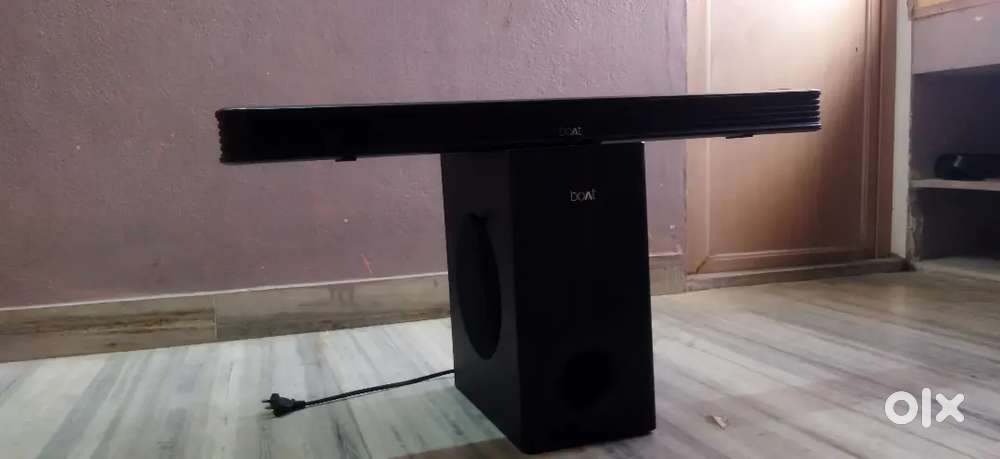 Sound bar boat