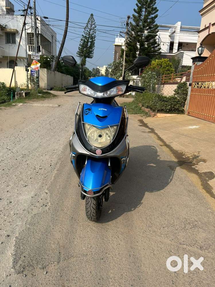 Low kms electric scooter available for sale