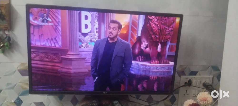 LG Tv for sale 32 inch mint condition.
