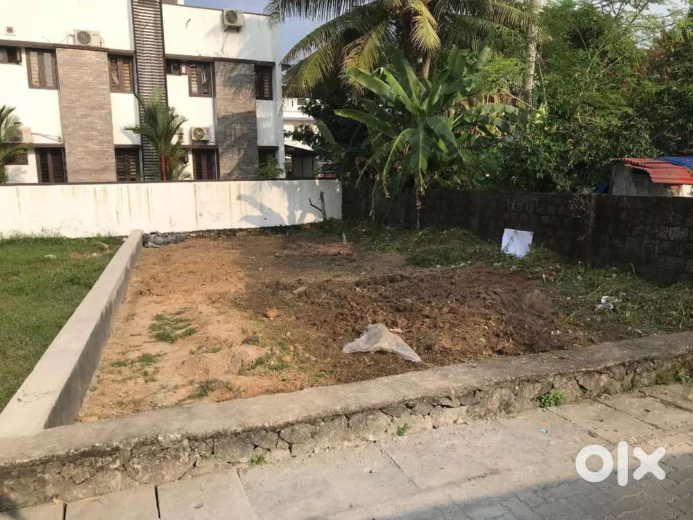 വൈറ്റില എരൂരിൽ 3.300 cent house plot for sale