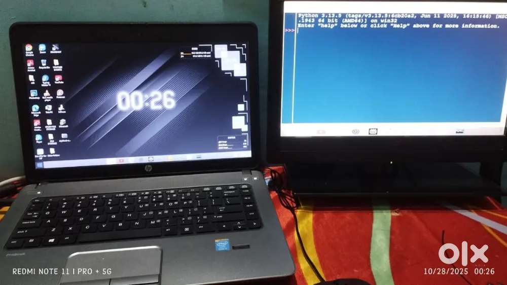 Dual monitor setup with Hp i7 laptop outstanding condition