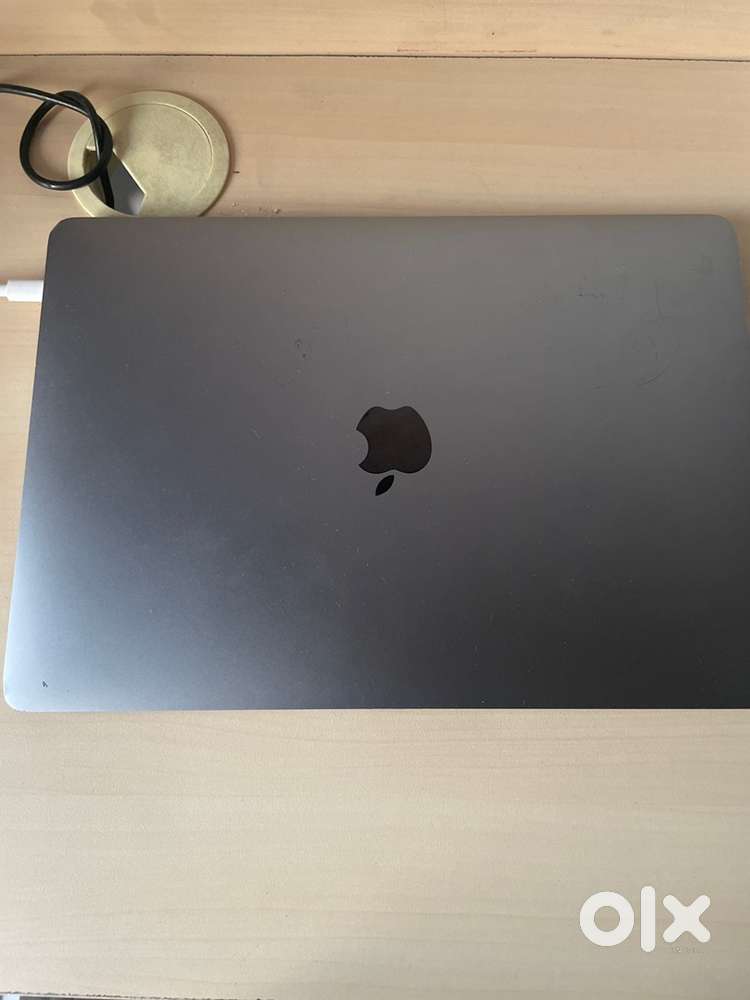 Macbook pro i7 512 gb display issue