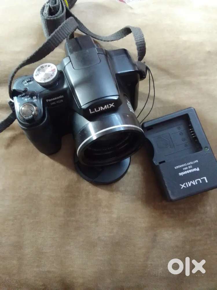 Lumix digital camera semi DSLR
