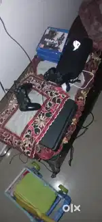 Ps4 slim with controllers