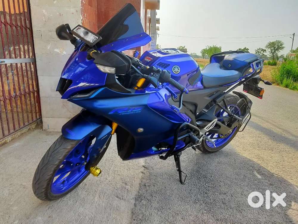 Yamaha r15 Blue colour