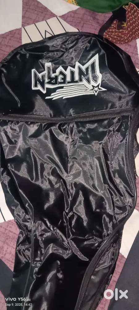 Intern guitar bag
