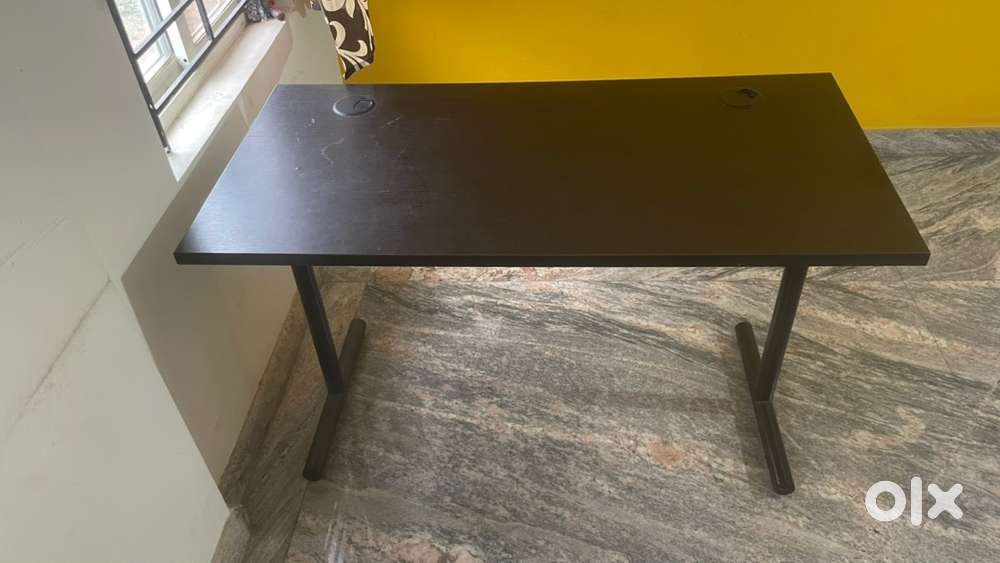 Wooden computer tables & Center table Excellent Condition 6ft and 4ft